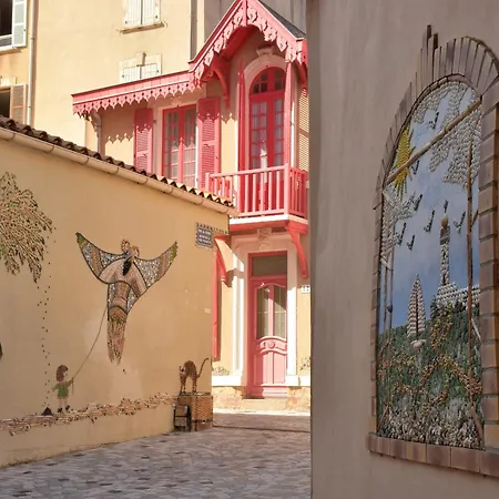 House Sauveterre